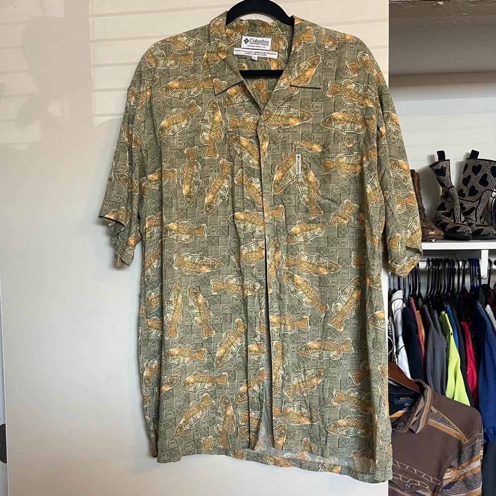 Columbia Casual Button Down Short Sleeve Fish Collared Shirt sz XL